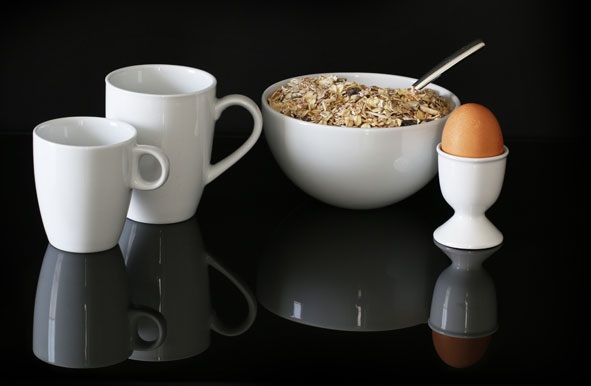 Krus med hank, 530ml, Ø9,5x11,8cm, hvid, porcelæn, ESSENTIALS, (6 stk.) - Krus med hank, 530ml, Ø9,5x11,8cm, hvid, porcelæn, ESSENTIALS, (6 stk.)