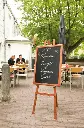 Staffeli til kridtmarker, vægskilte (40+ cm) med fire justerbare positioner, Securit, 165x60x63 cm, fyrretræ, mahogni, (1 stk.) - Securit EZL-M-165.webp