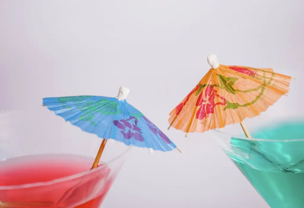 Cocktailparasoller, multifarvet, bambus, (144 stk.) - Cocktailparasoller multifarvet.webp