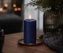 Bloklys, mørkeblå, 12xØ6cm, 40 timer, paraffin, (12 stk.) - Mørkeblå bloklys 40 timer.webp