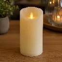 LED bloklys med bevægelig flamme, L, 15cm, Ø7,5cm, hvid, plast, (1 stk.) - LED bloklys med bevægelig flamme.webp